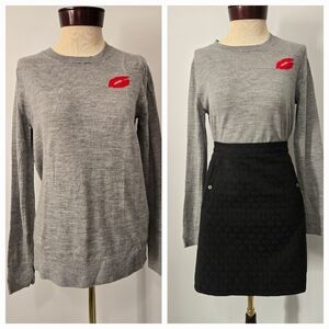 BANANA REPUBLIC 100% Merino Wool Gray Sweater with Red Lip Detail. Med